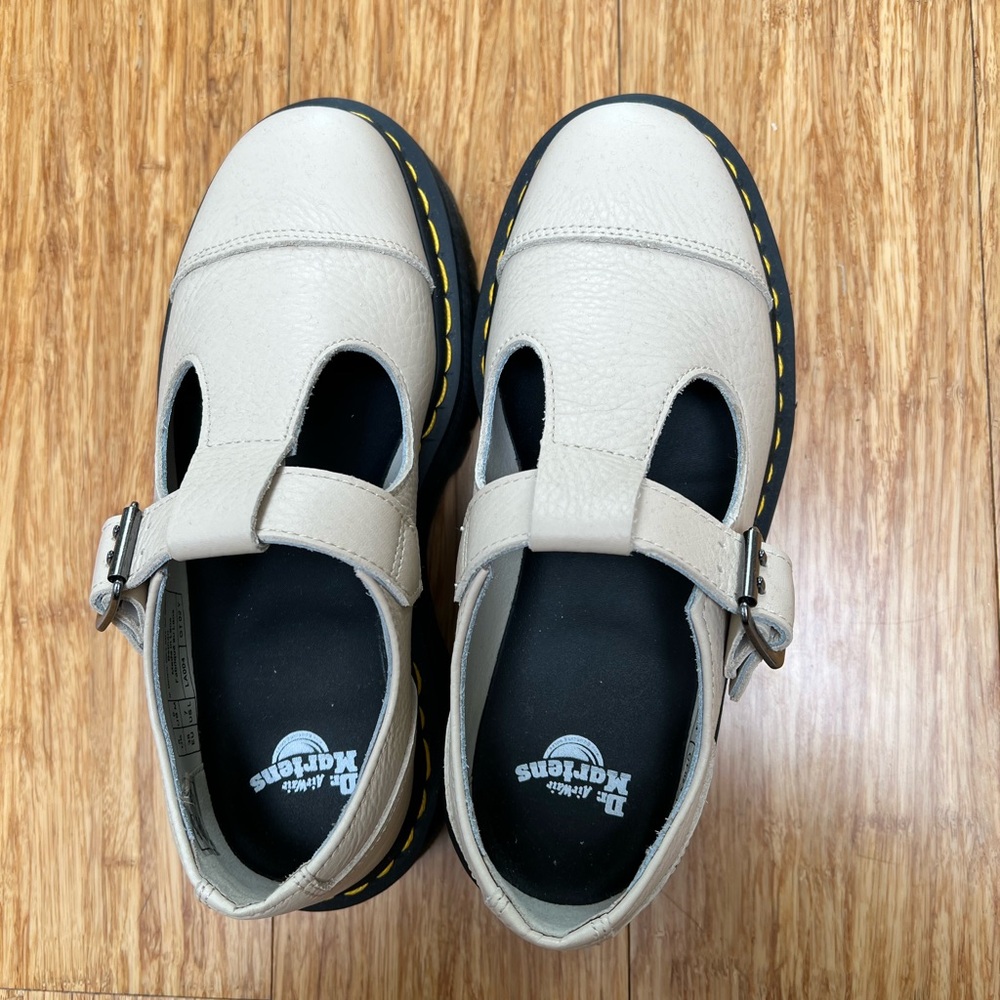 Dr. Martens Bethan Mary Jane’s Beige Pisa Leather Size 7